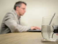چراا لازم است که در محل کار بیشتر آب بخوریم؟