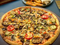 کالری پیتزا سبزیجان چقدر است؟