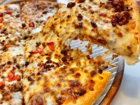 کالری پیتزا قارچ و گوشت چقدر است؟