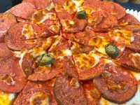 کالری پیتزا پپرونی چقدر است؟