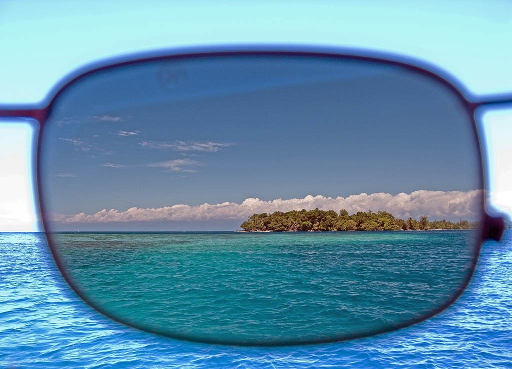 عینک آفتابی های پلاریزه با غیرپلاریزه چه فرقی دارند؟