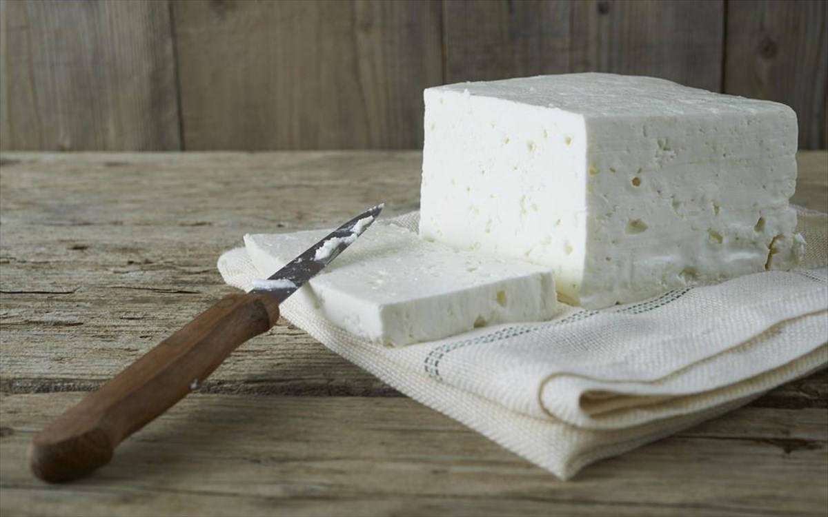 کالری پنیر سفید  چقدر است؟